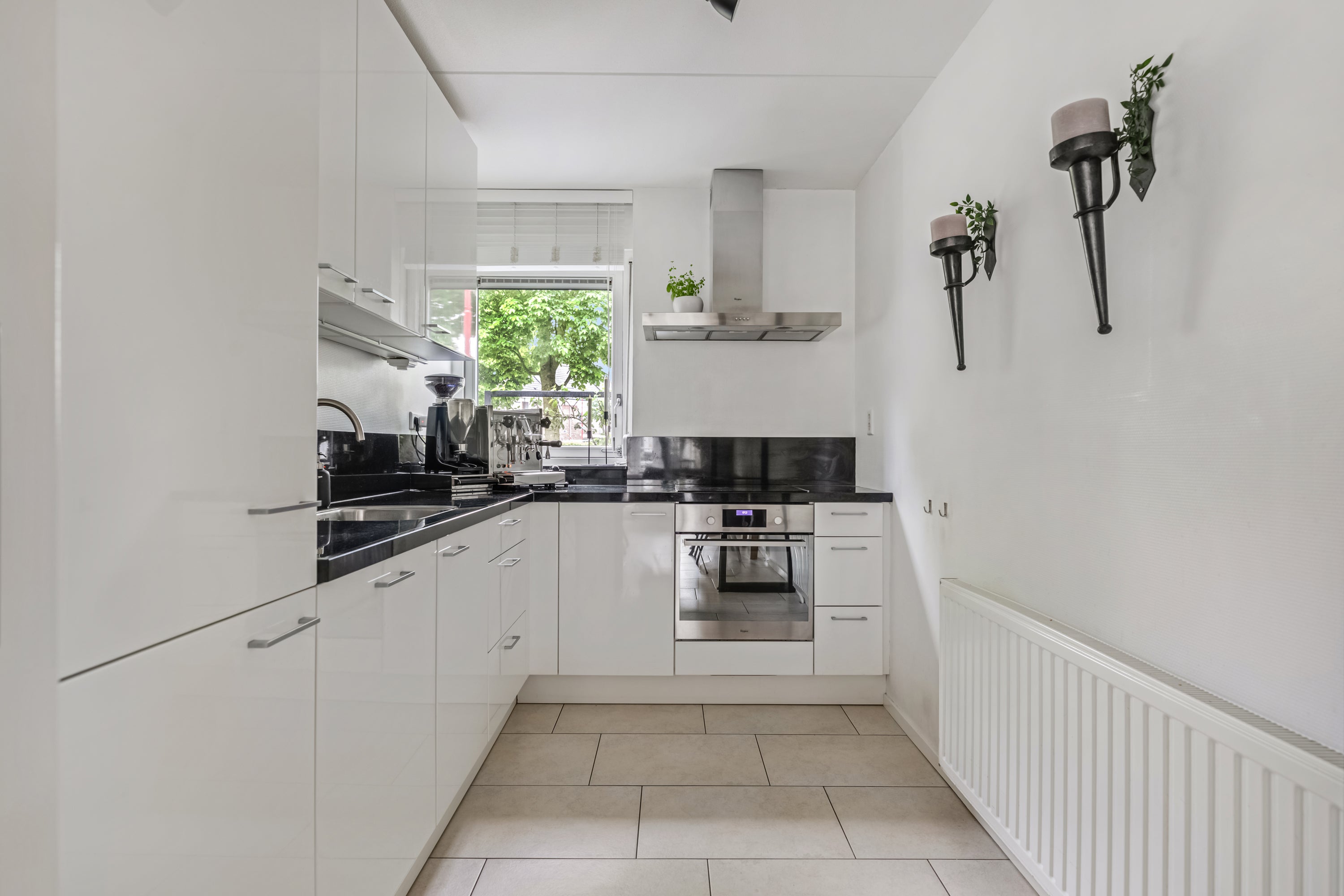 Tussenwoning te koop: Raperbeek 156, Barneveld
