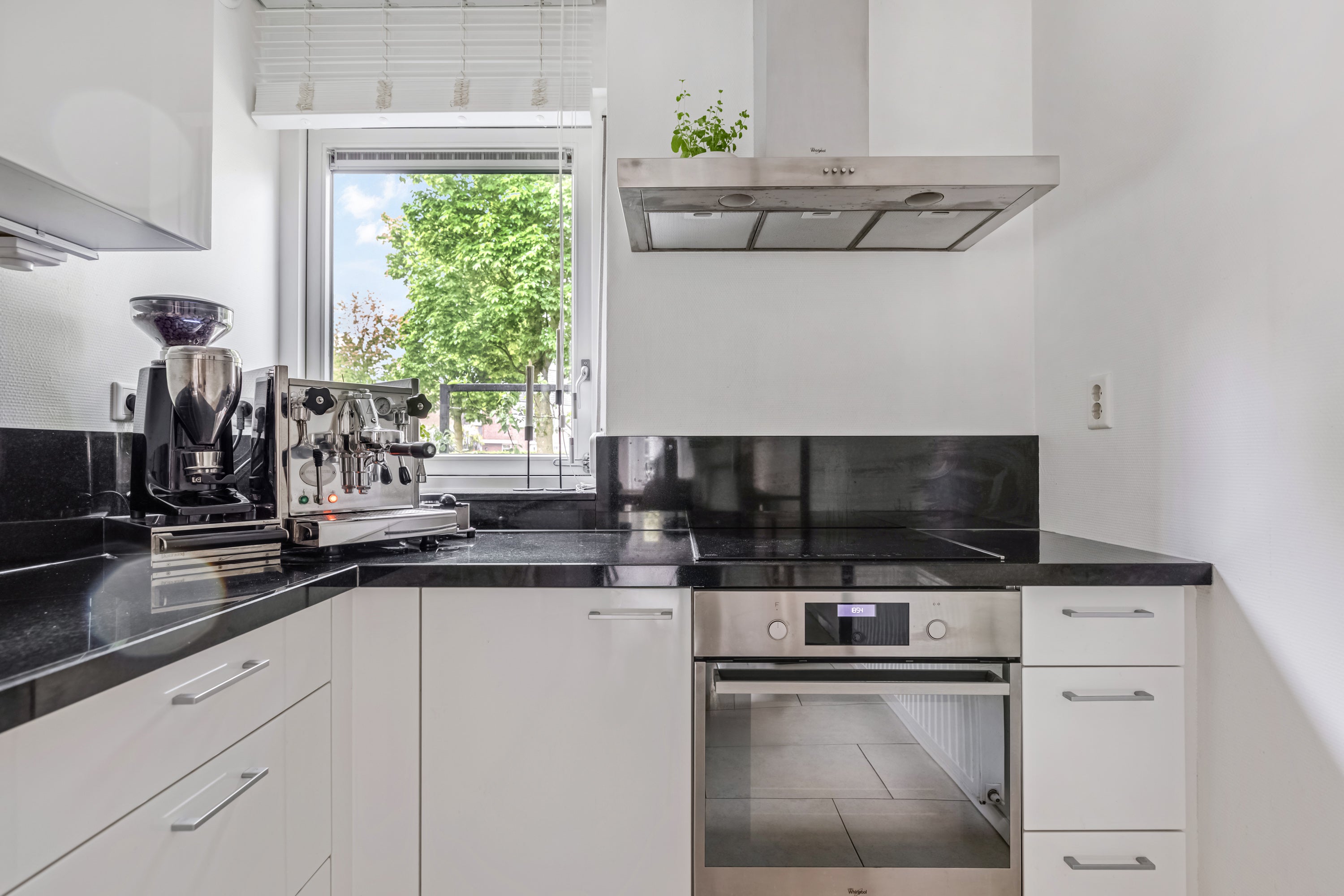 Tussenwoning te koop: Raperbeek 156, Barneveld