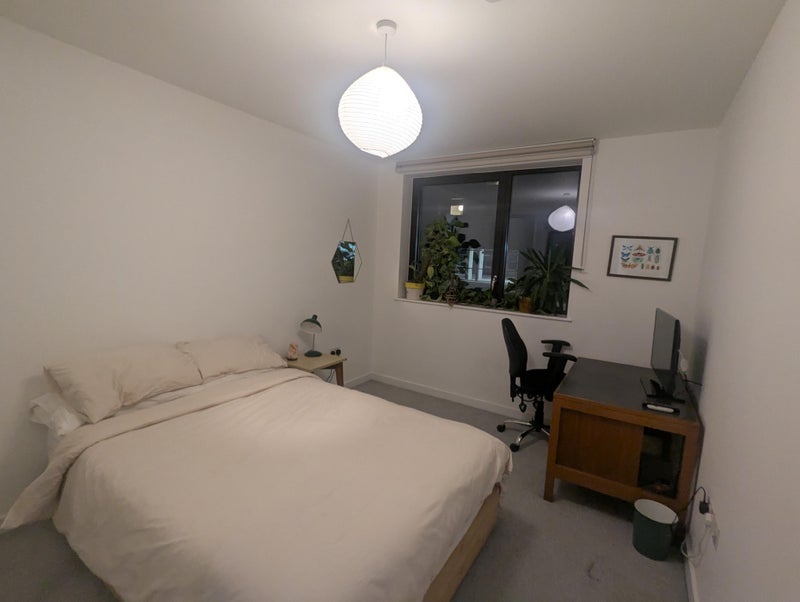 Room Vanguard Way in Greater London