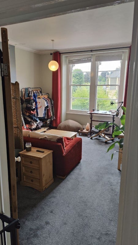 Flat All Saints Road in Bristol