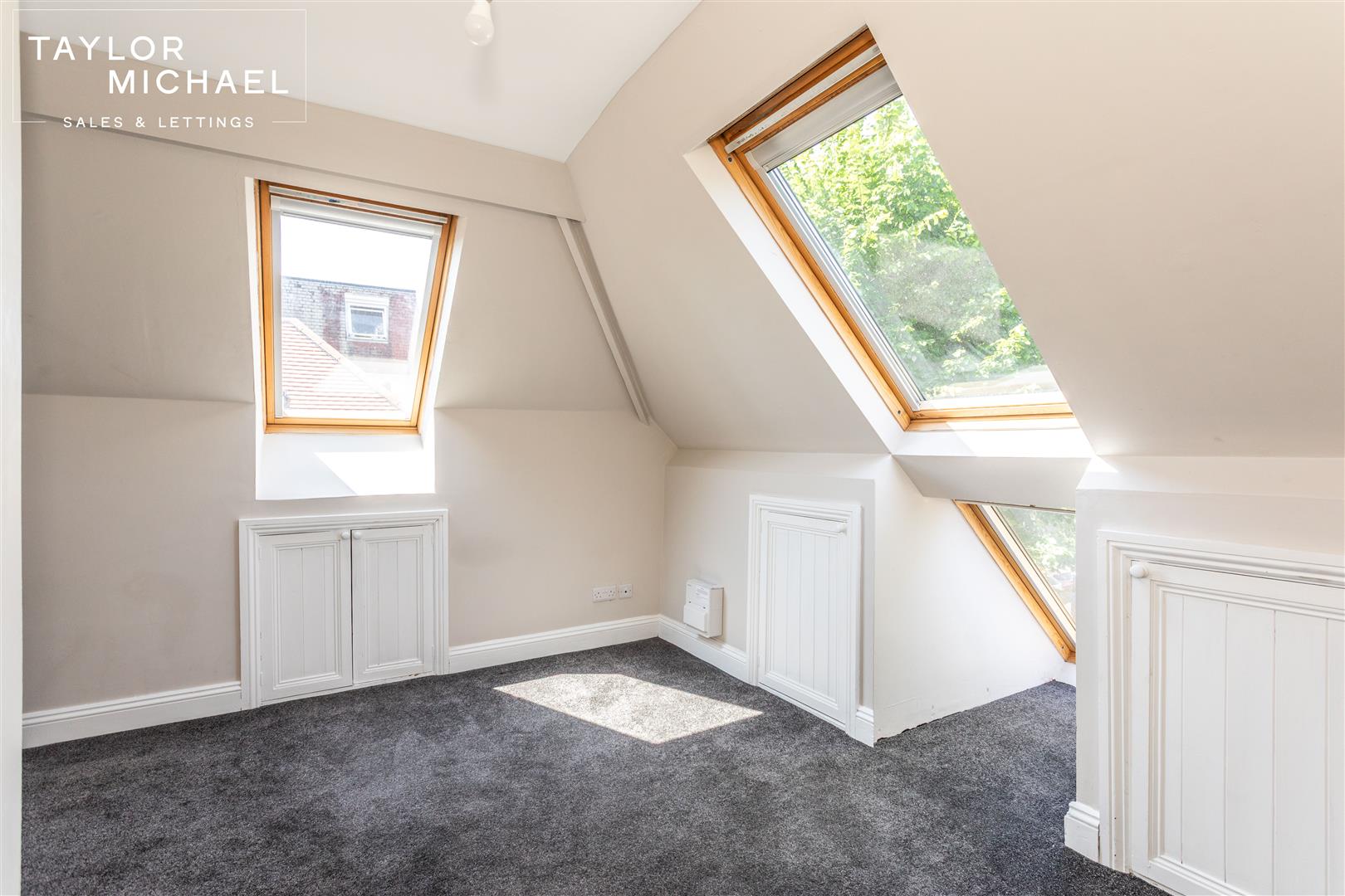 Room Holland Road in Hove