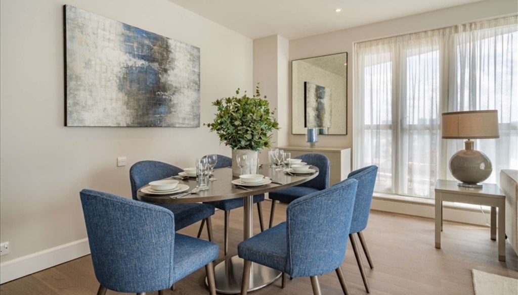 Flat Westferry Circus in Greater London