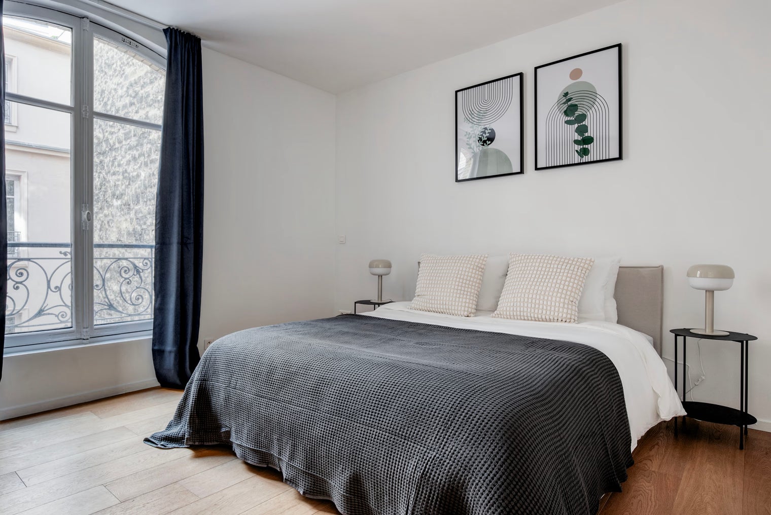 Flat Rue de Lévis in Paris