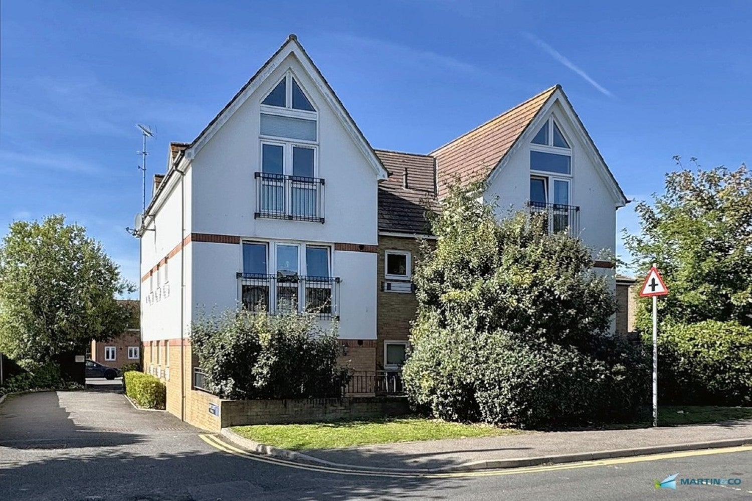 Flat Faversham Road in Ashford