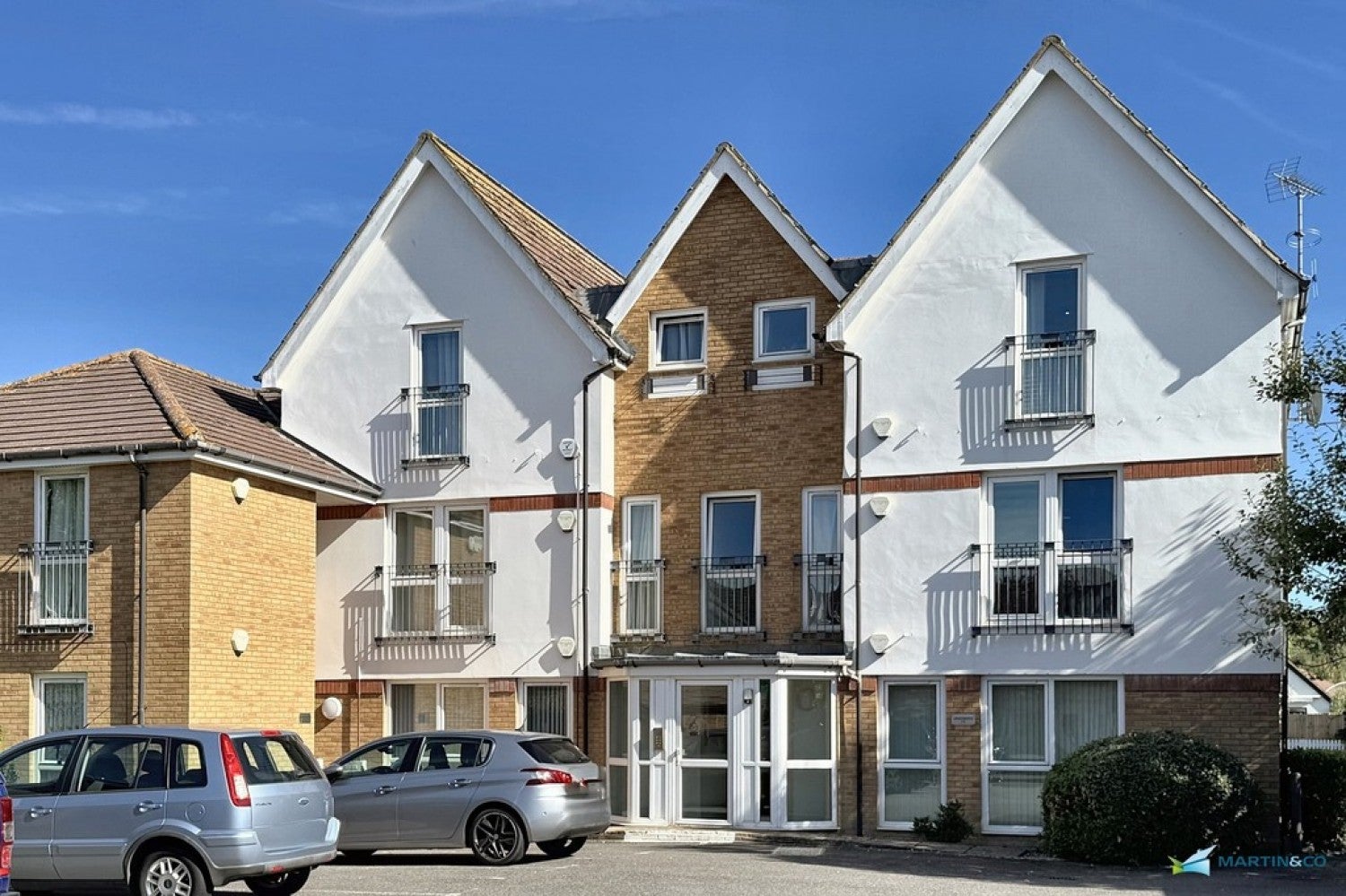 Flat Faversham Road in Ashford