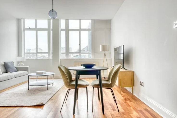 Flat Bunhill Row in Greater London