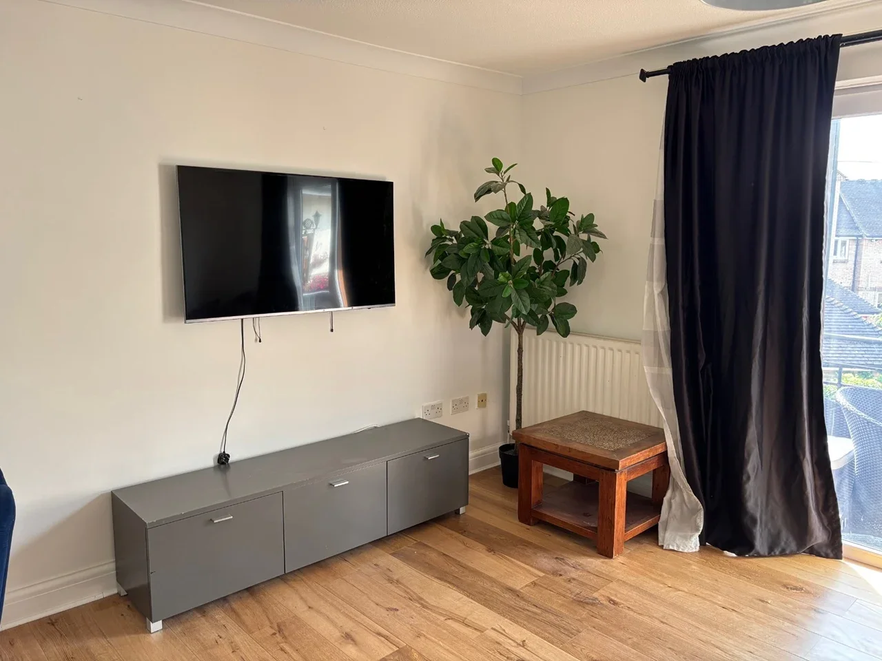 Flat Manor House Way in Greater London