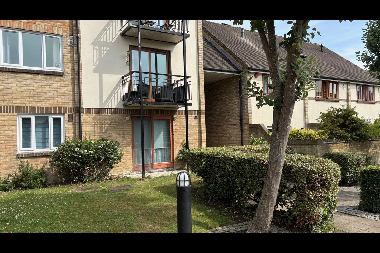 Flat Manor House Way in Greater London