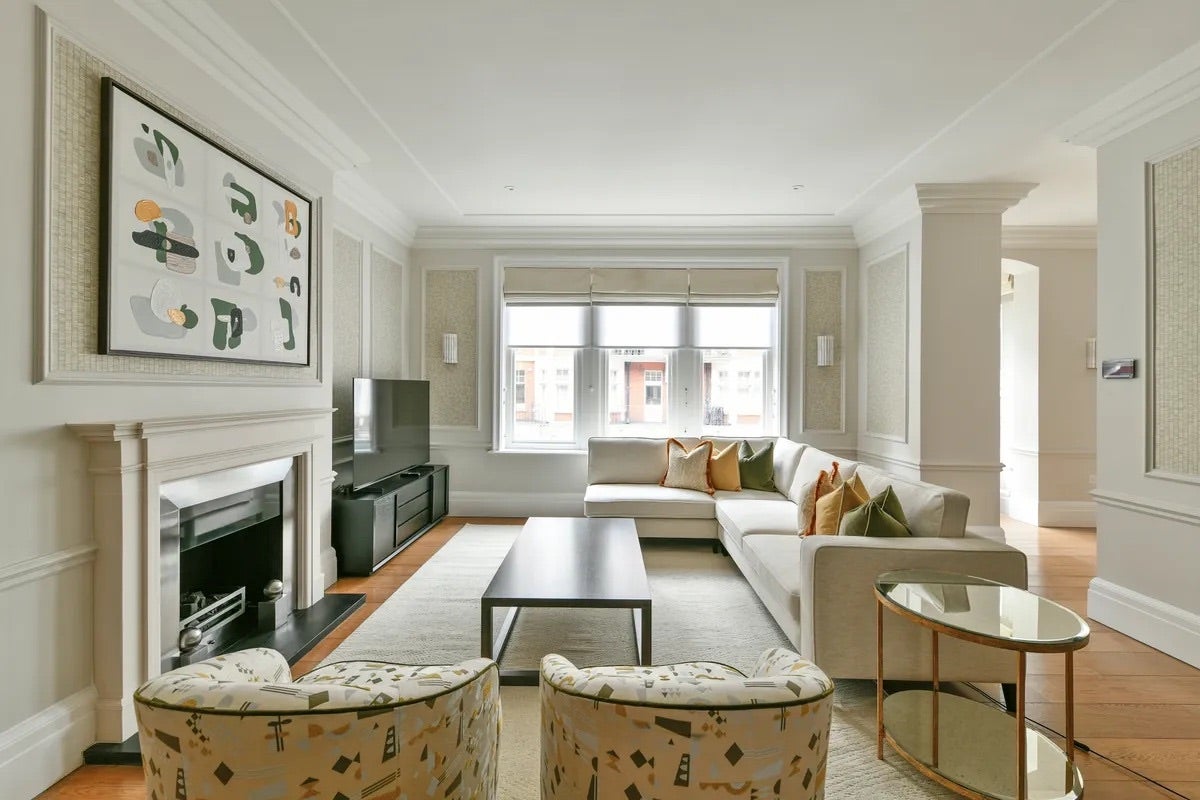 Flat Duke Street in City of Westminster