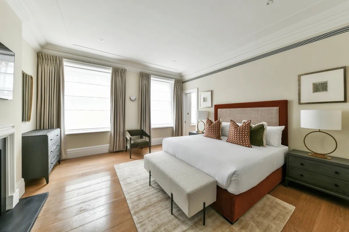 Flat Duke Street in City of Westminster