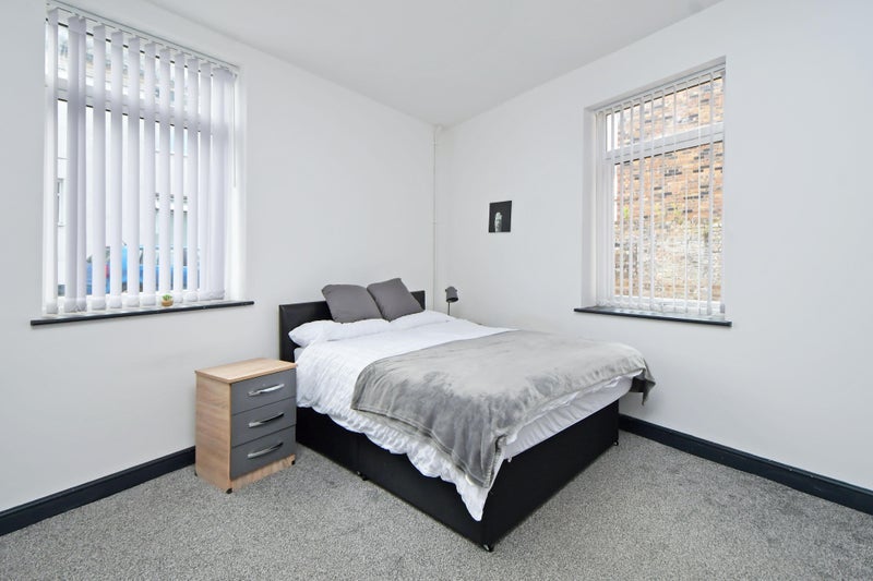 Room Arbour Street in Stoke-on-Trent