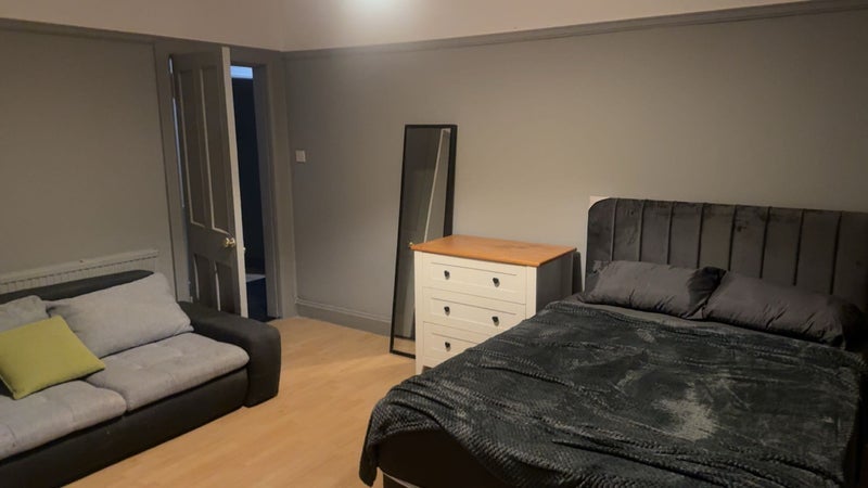 Room St John's Road in City of Edinburgh