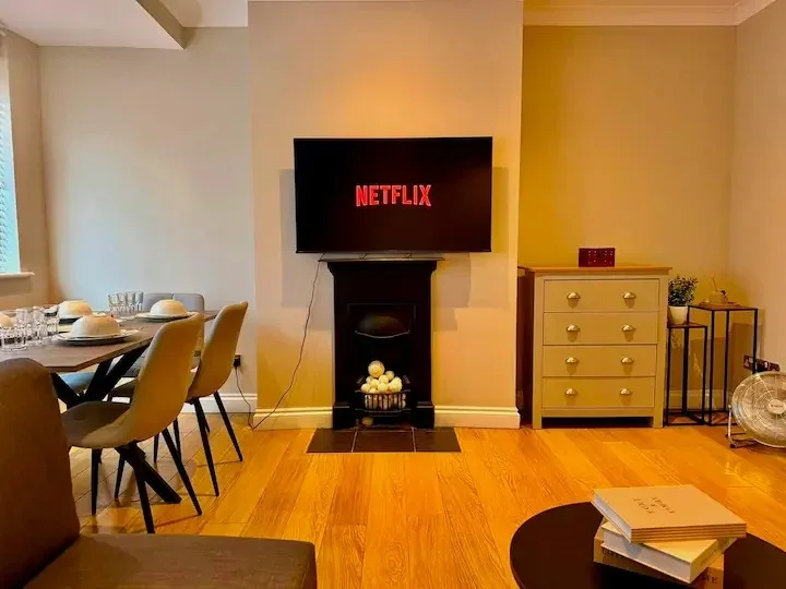 House Ranmoor Close in Greater London