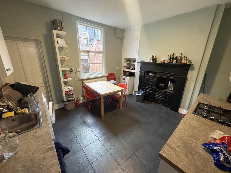 Room Back Egerton Street South in Liverpool