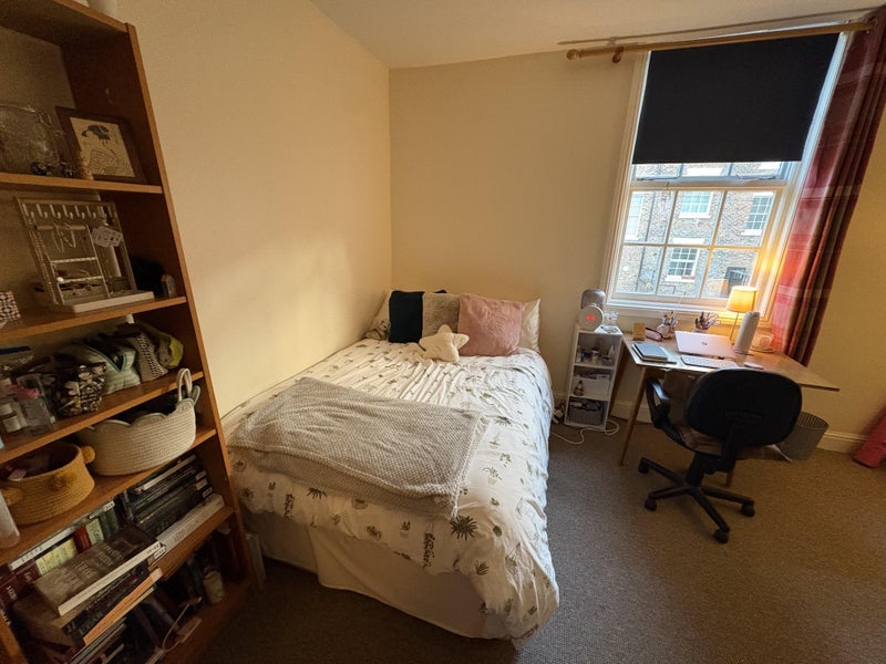 Room Back Egerton Street South in Liverpool