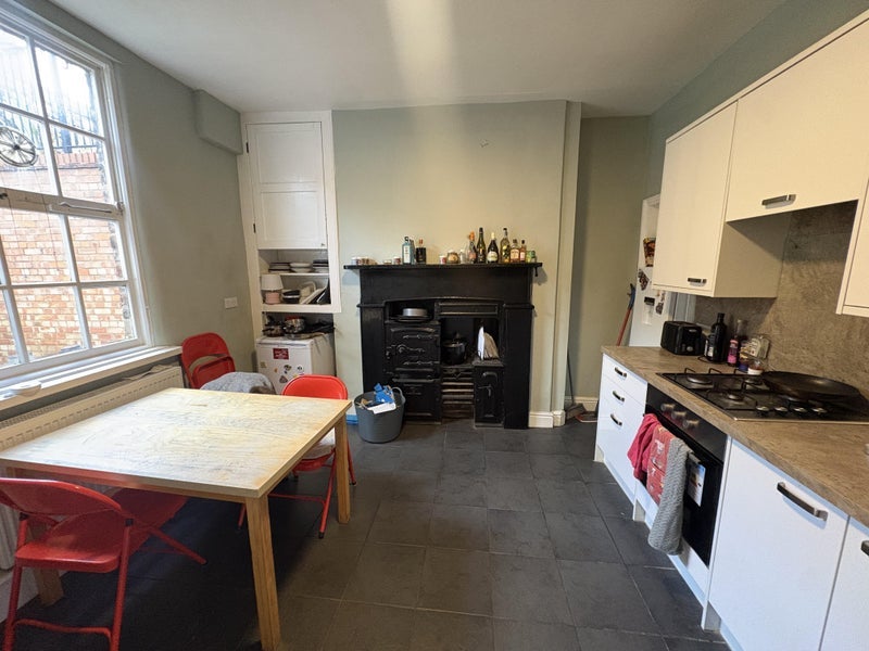 Room Back Egerton Street South in Liverpool
