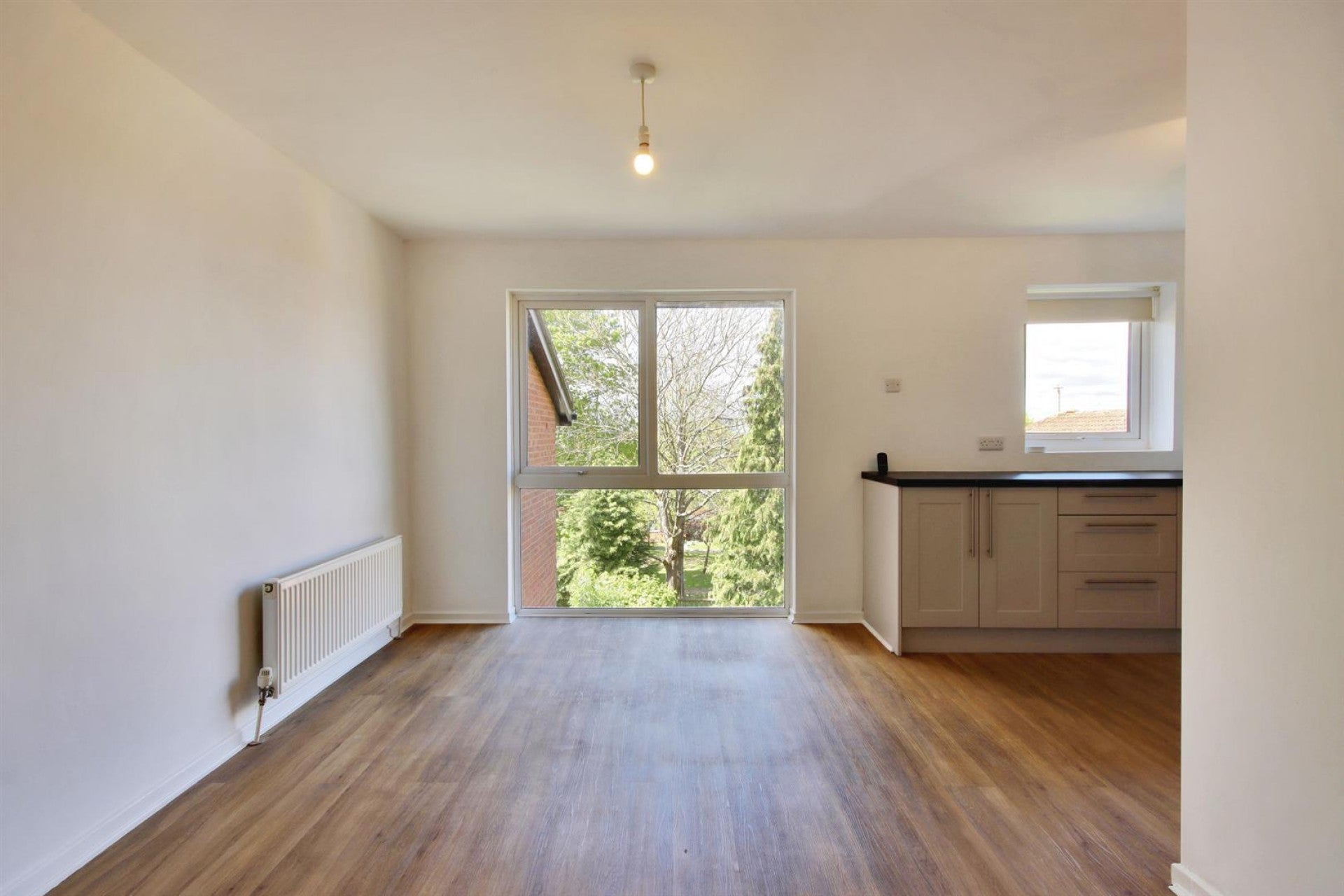 Flat Kennedy Gardens in Sevenoaks
