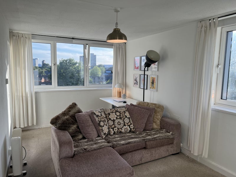 Flat Beattock Close in Manchester