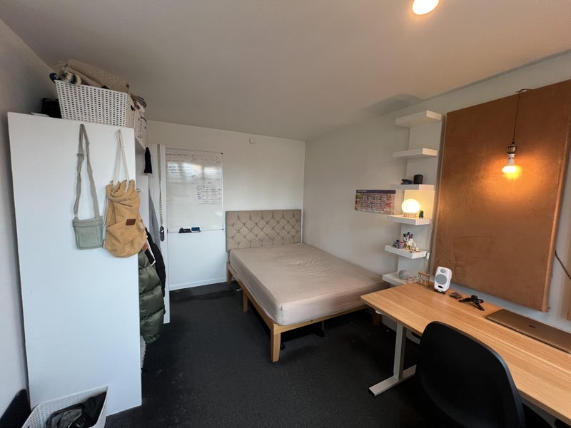 Flat Beattock Close in Manchester