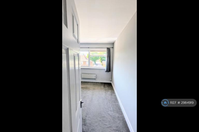 Flat Kingston Road in Mole Valley