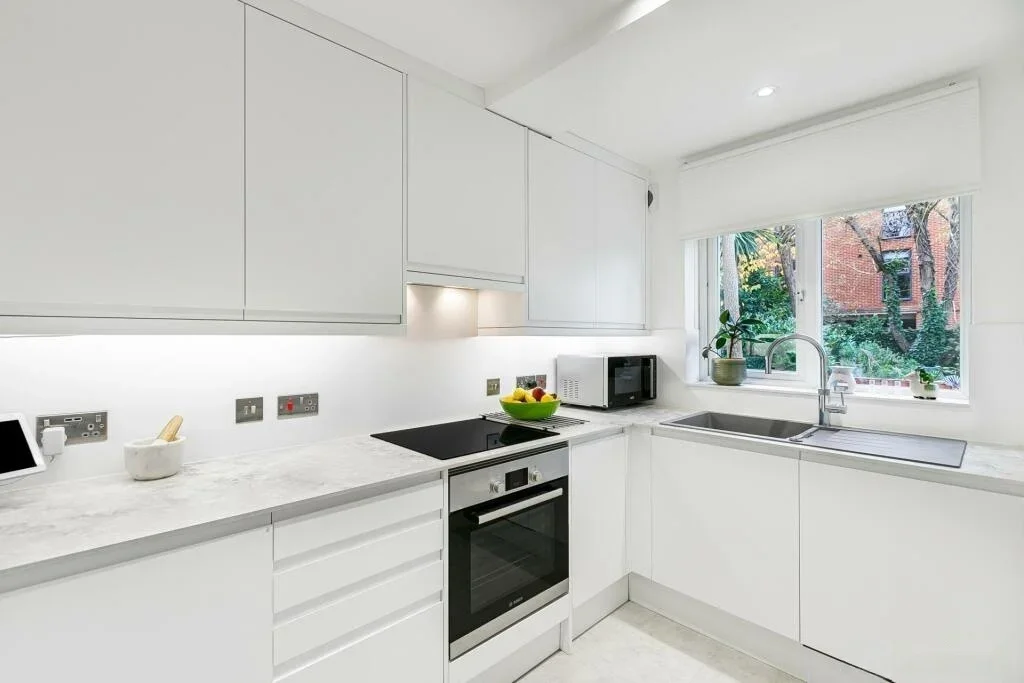 Flat Edison Mews in Greater London