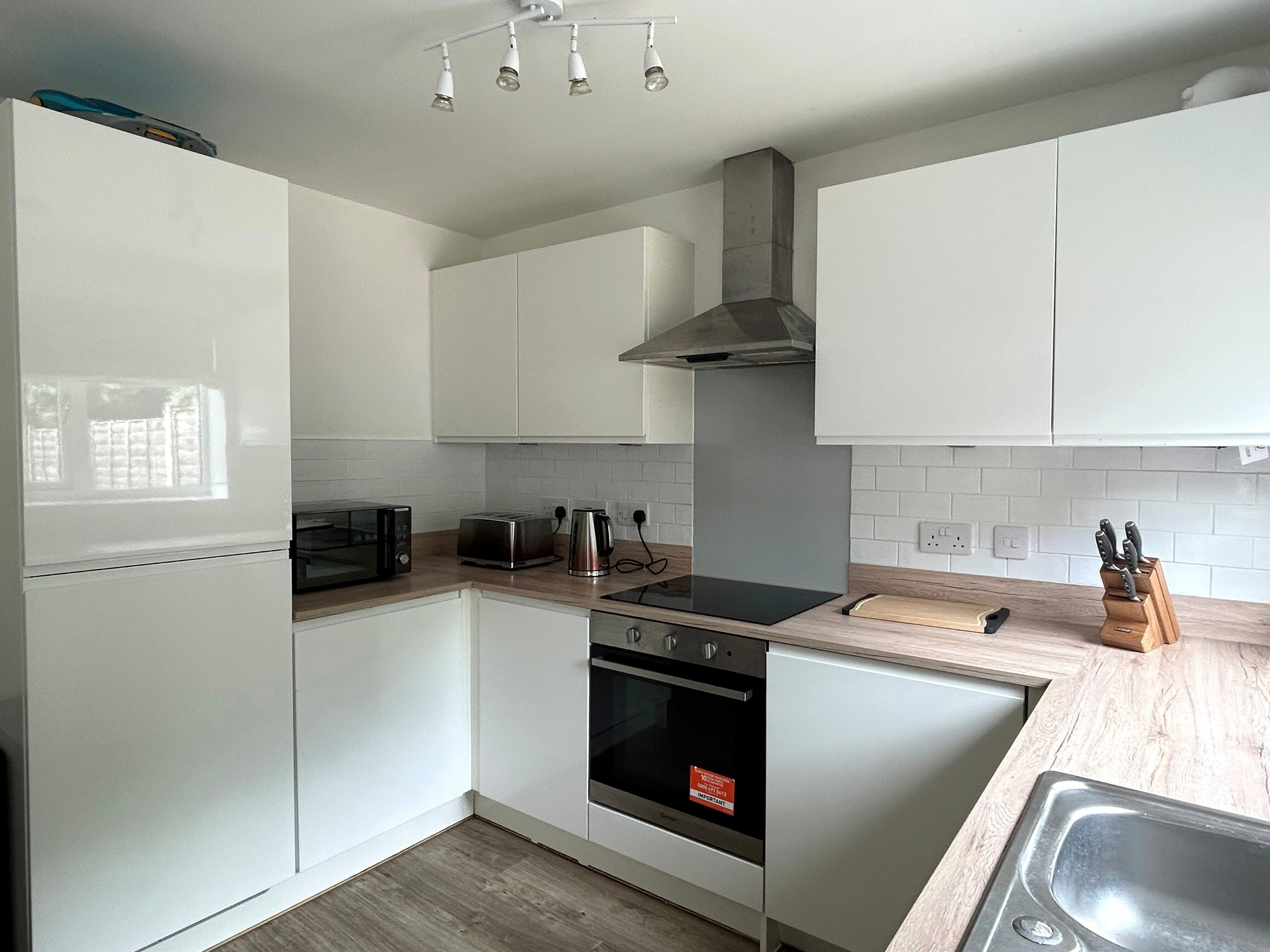 Room Mottram Road in Gravesham