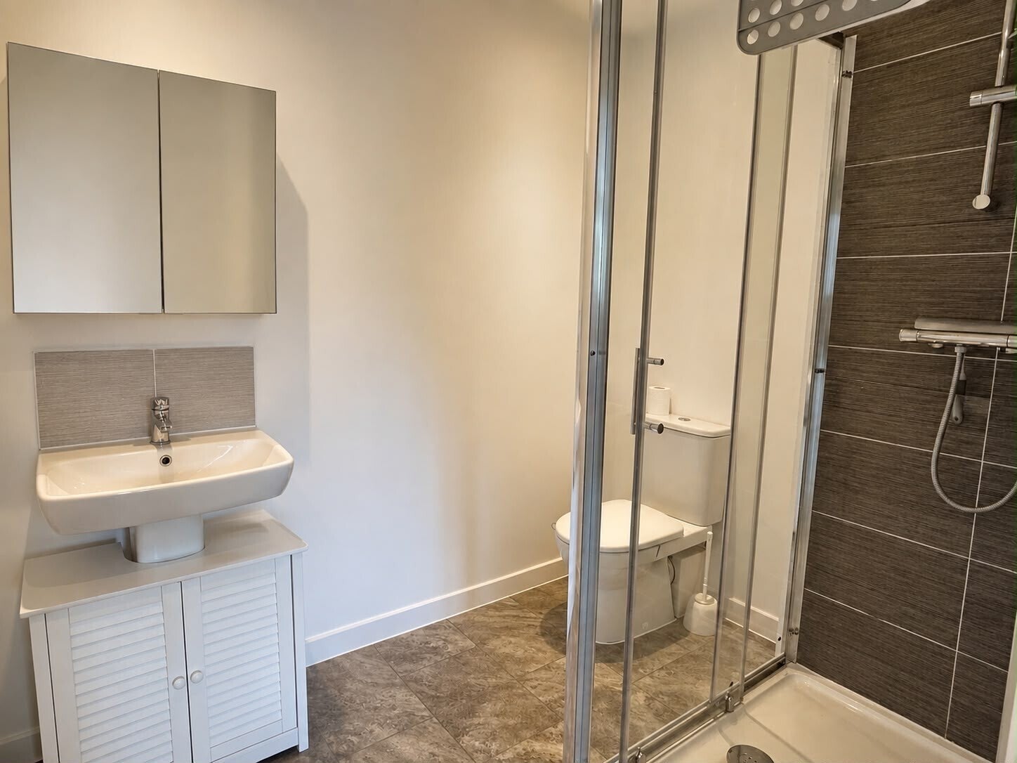 Room Mottram Road in Gravesham