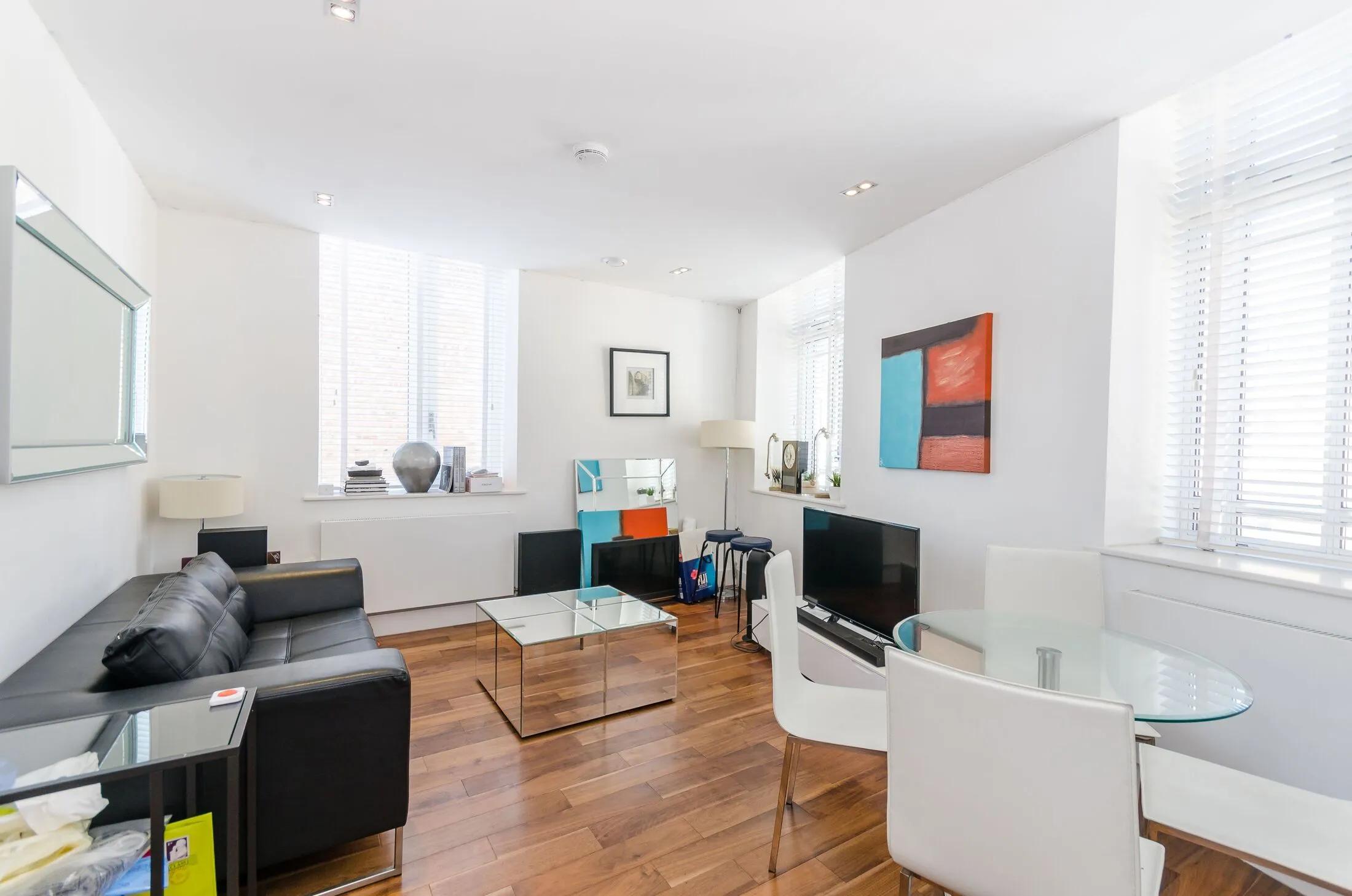 Flat Fitzroy Square in Greater London