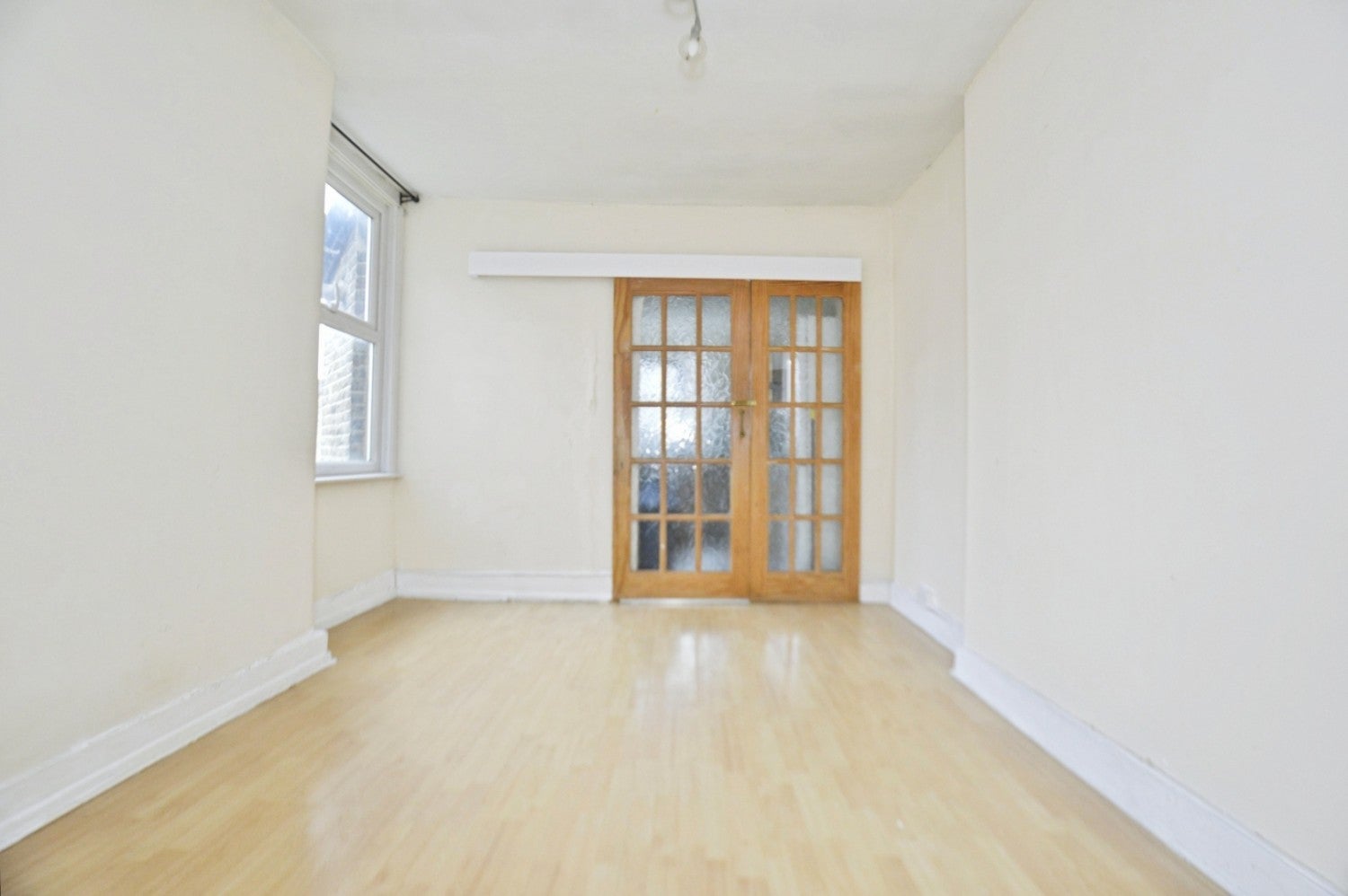 Flat Kildare Road in Greater London