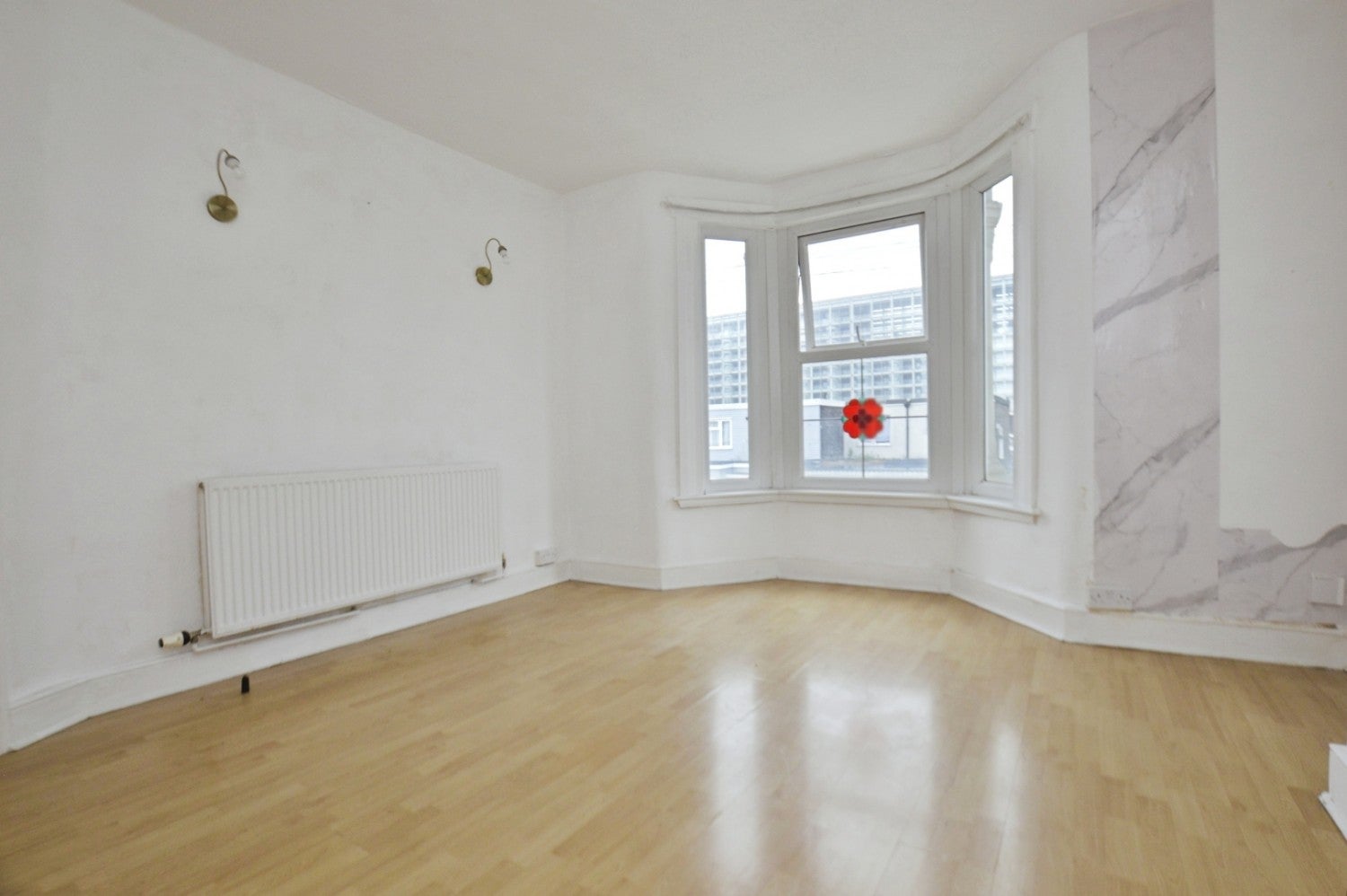 Flat Kildare Road in Greater London
