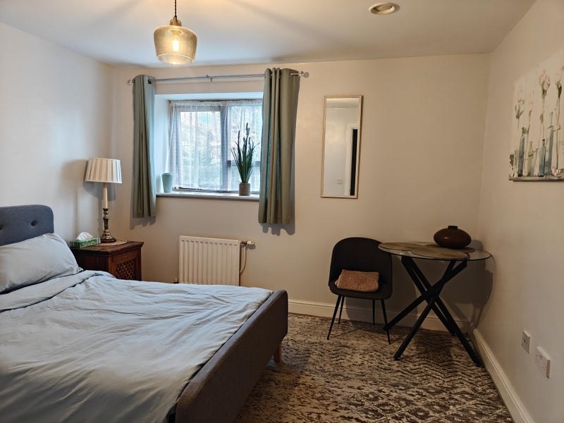 Room White Tree Road in Bristol