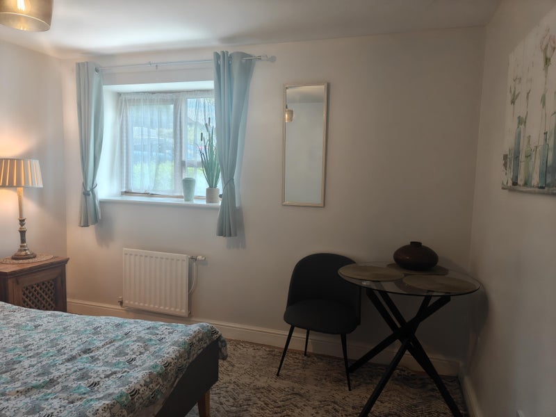 Room White Tree Road in Bristol