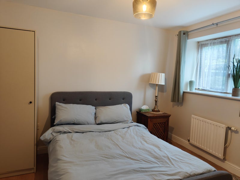 Room White Tree Road in Bristol