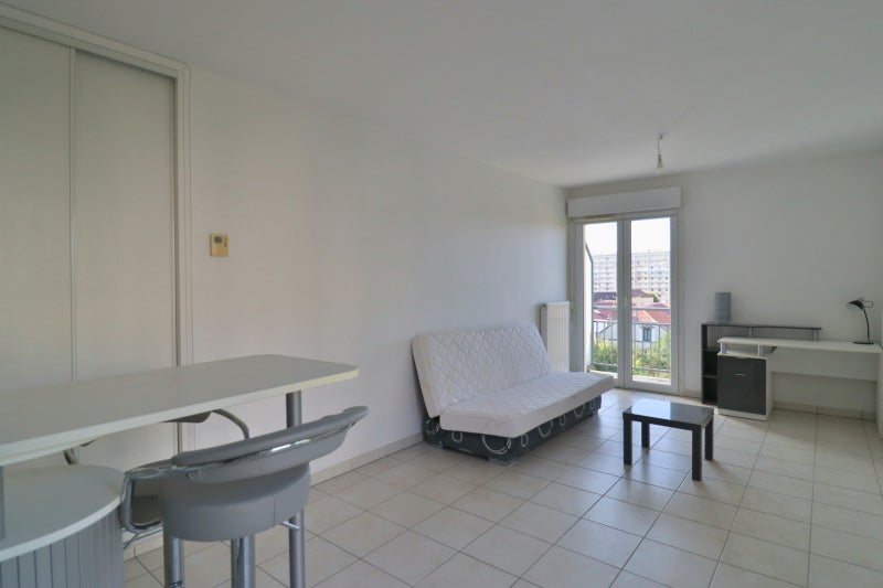 Flat Rue de la Chapelle au Bé in Saint-André-les-Vergers