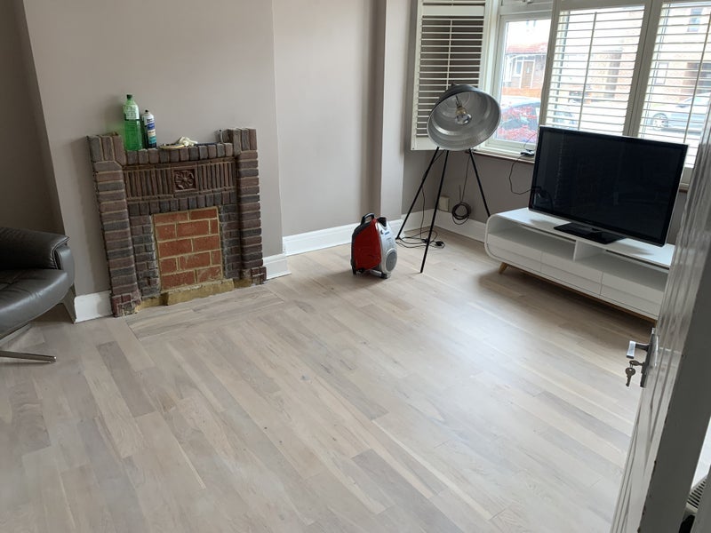 Room Ansell Road in Greater London