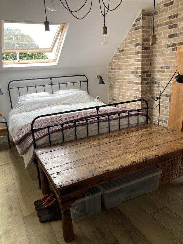 Room Lingards Road in Greater London