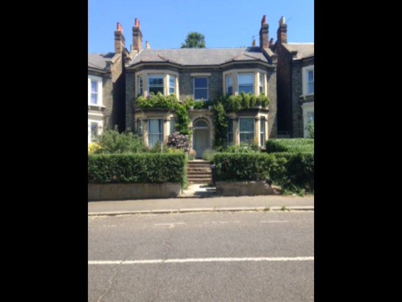 Room Lingards Road in Greater London