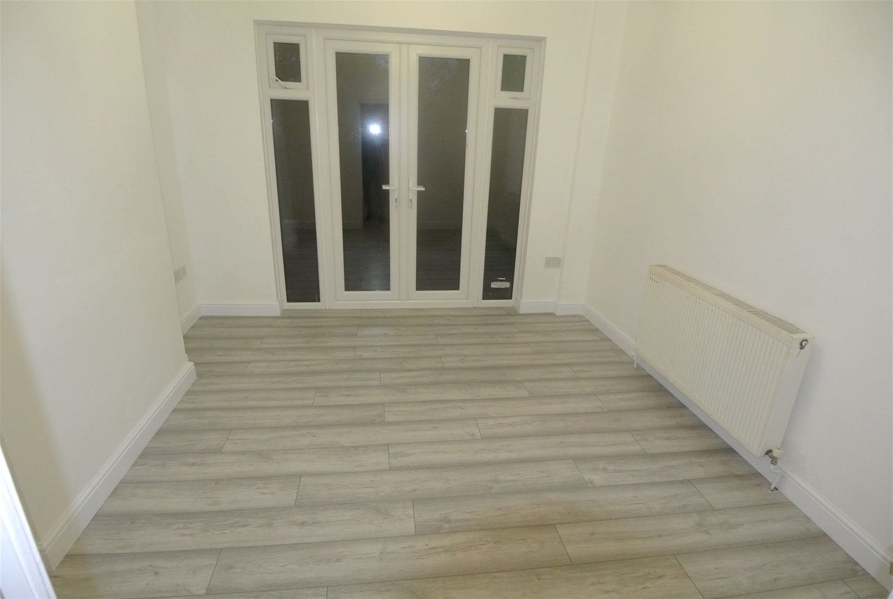 Flat Bramdean Crescent in Greater London