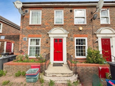 House Brunel Close in Greater London