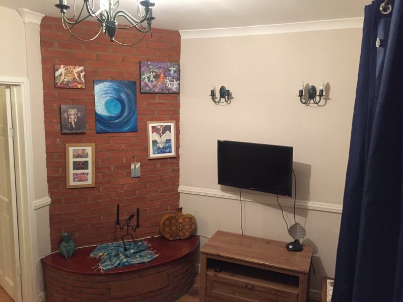 Room Ballamore Road in Greater London