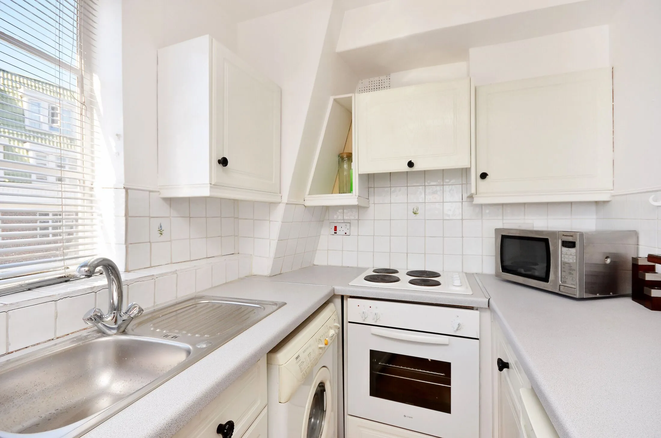 Flat Sloane Avenue in Greater London