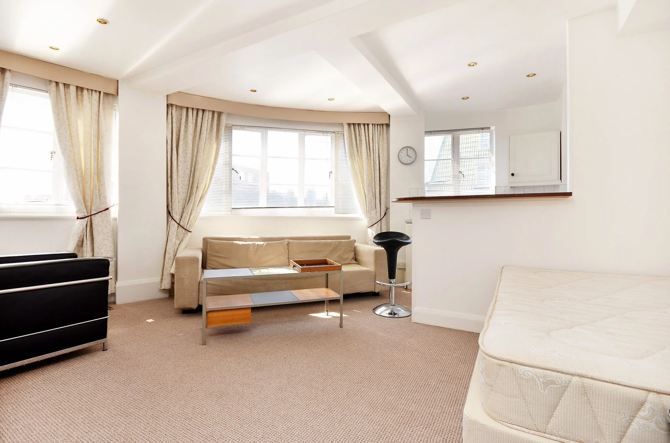 Flat Sloane Avenue in Greater London