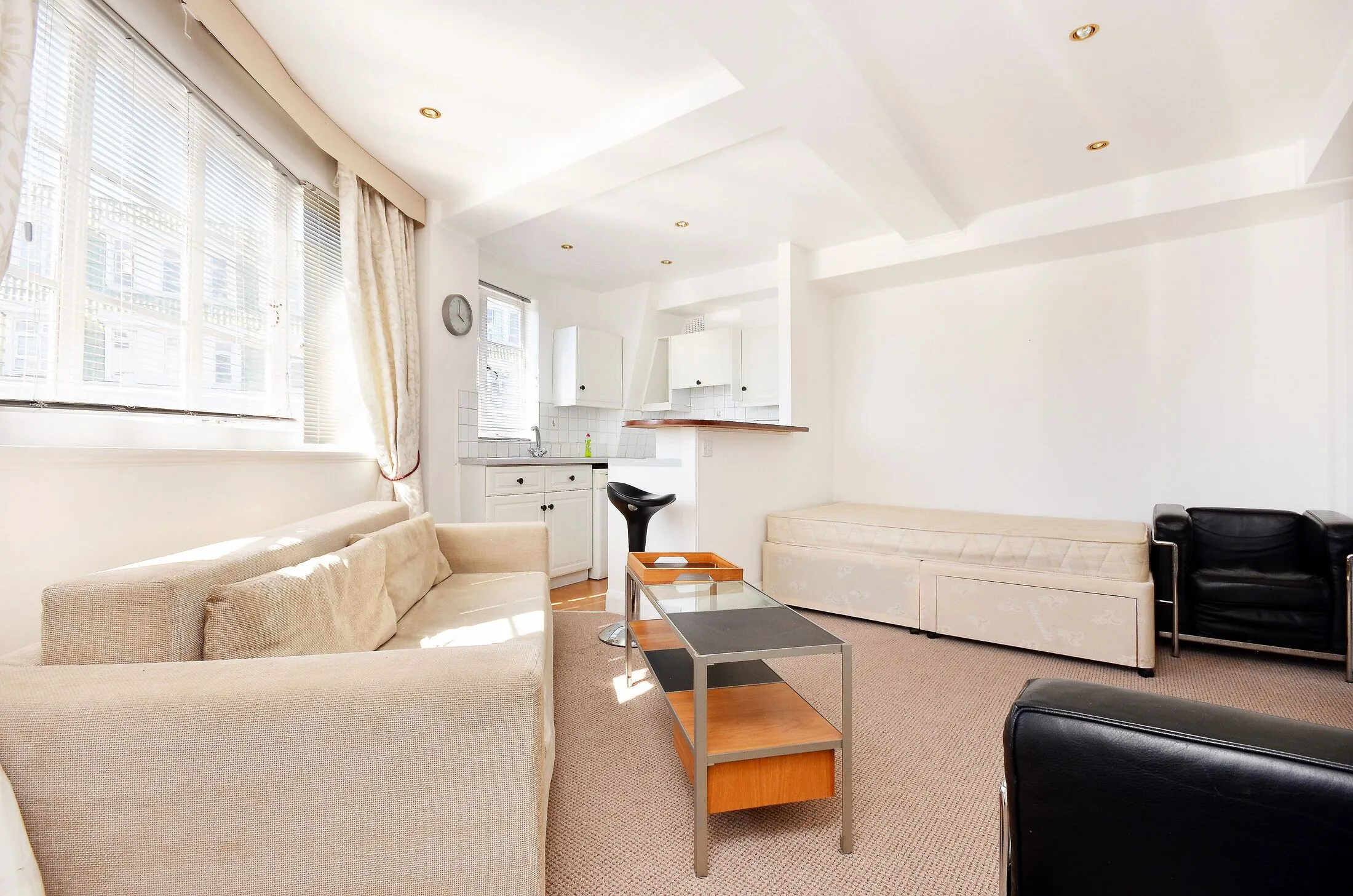 Flat Sloane Avenue in Greater London
