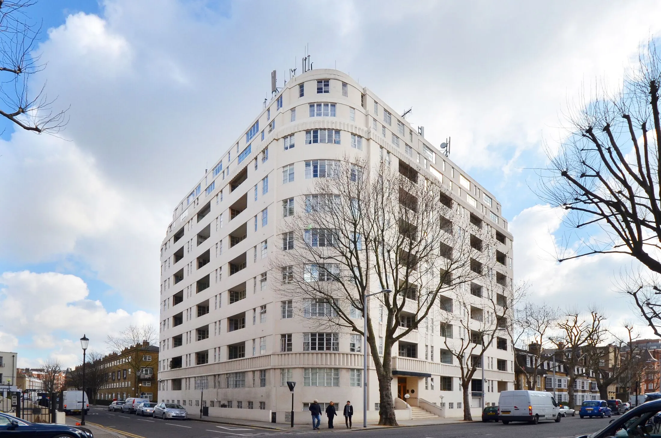 Flat Sloane Avenue in Greater London
