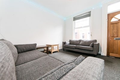 Room Welton Grove in Leeds