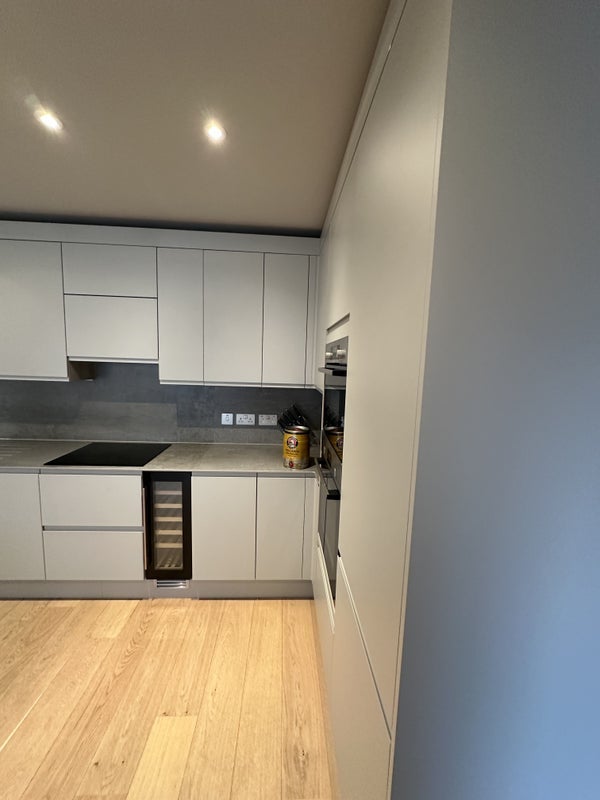 Flat Crimscott Street in Greater London