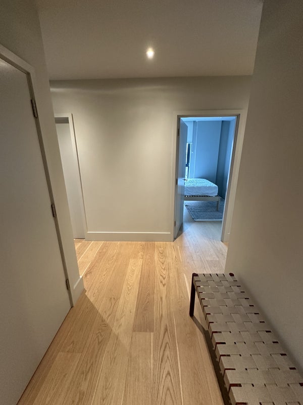 Flat Crimscott Street in Greater London