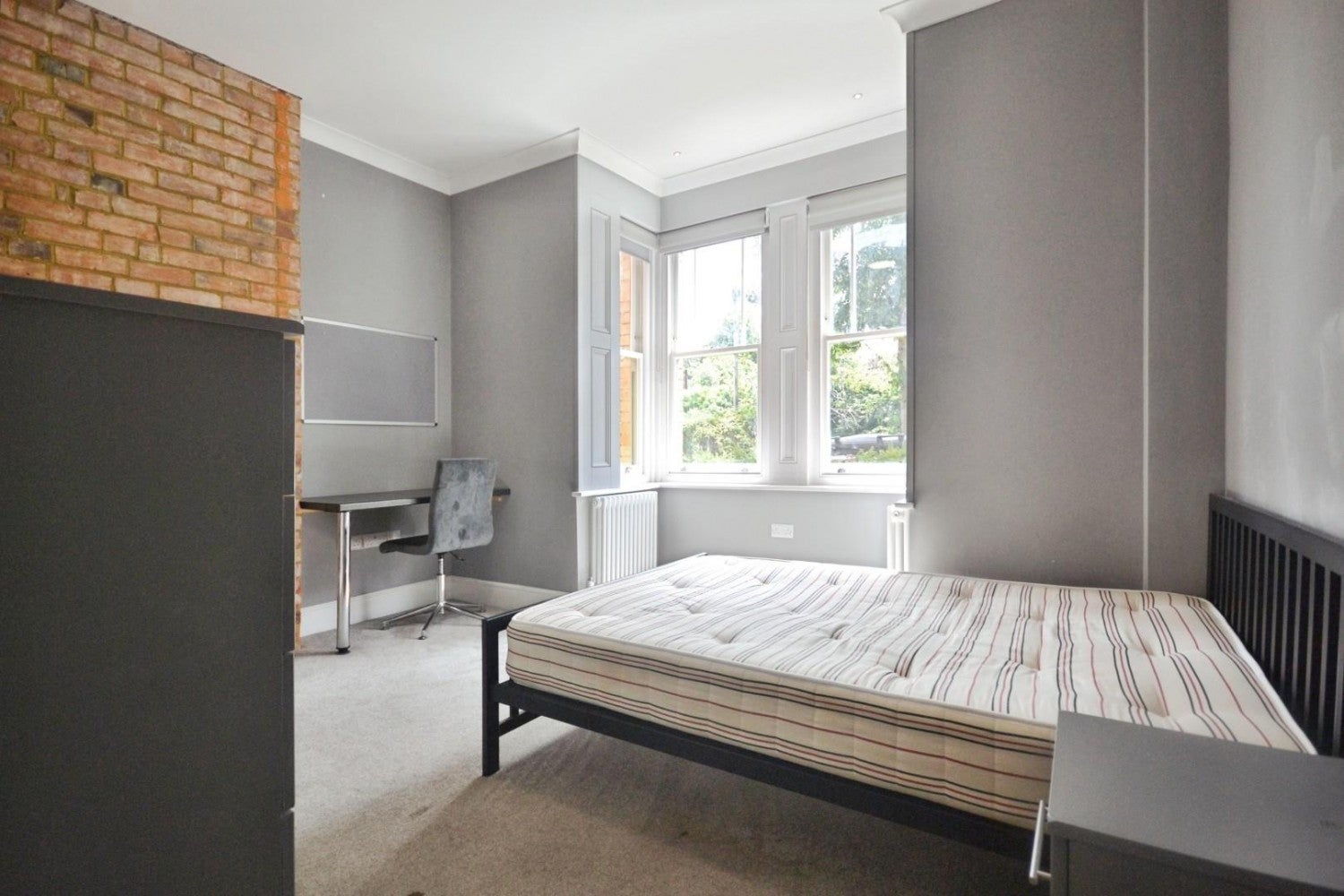 Flat Addington Road in Reading