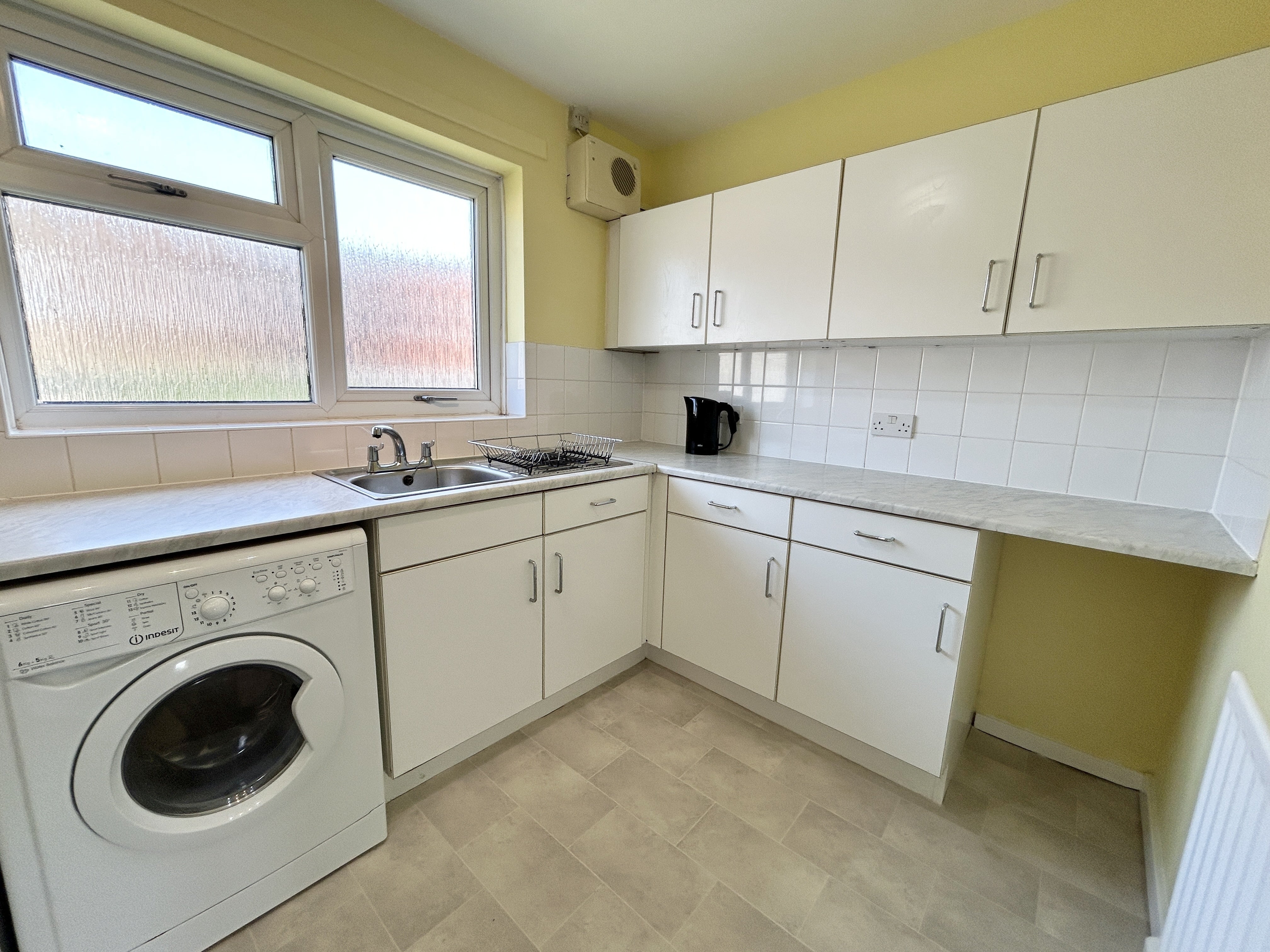 Flat Dorchester Road in Salford