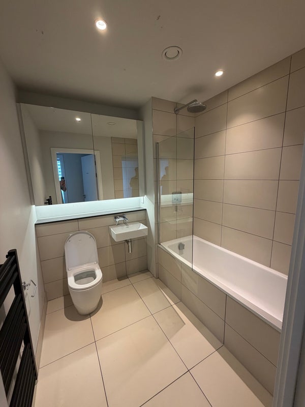Room Aspin Lane in Manchester